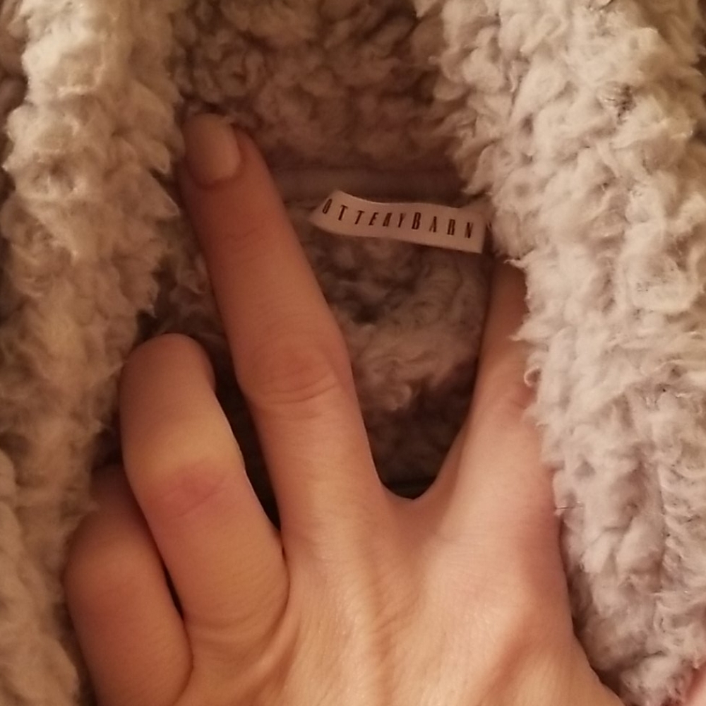 Polyester Robe - Picture 2 of 4